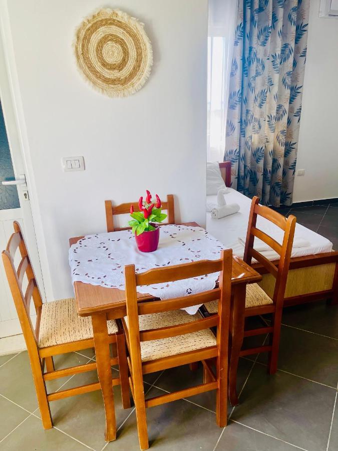 Kred Hotel Orikum Bagian luar foto