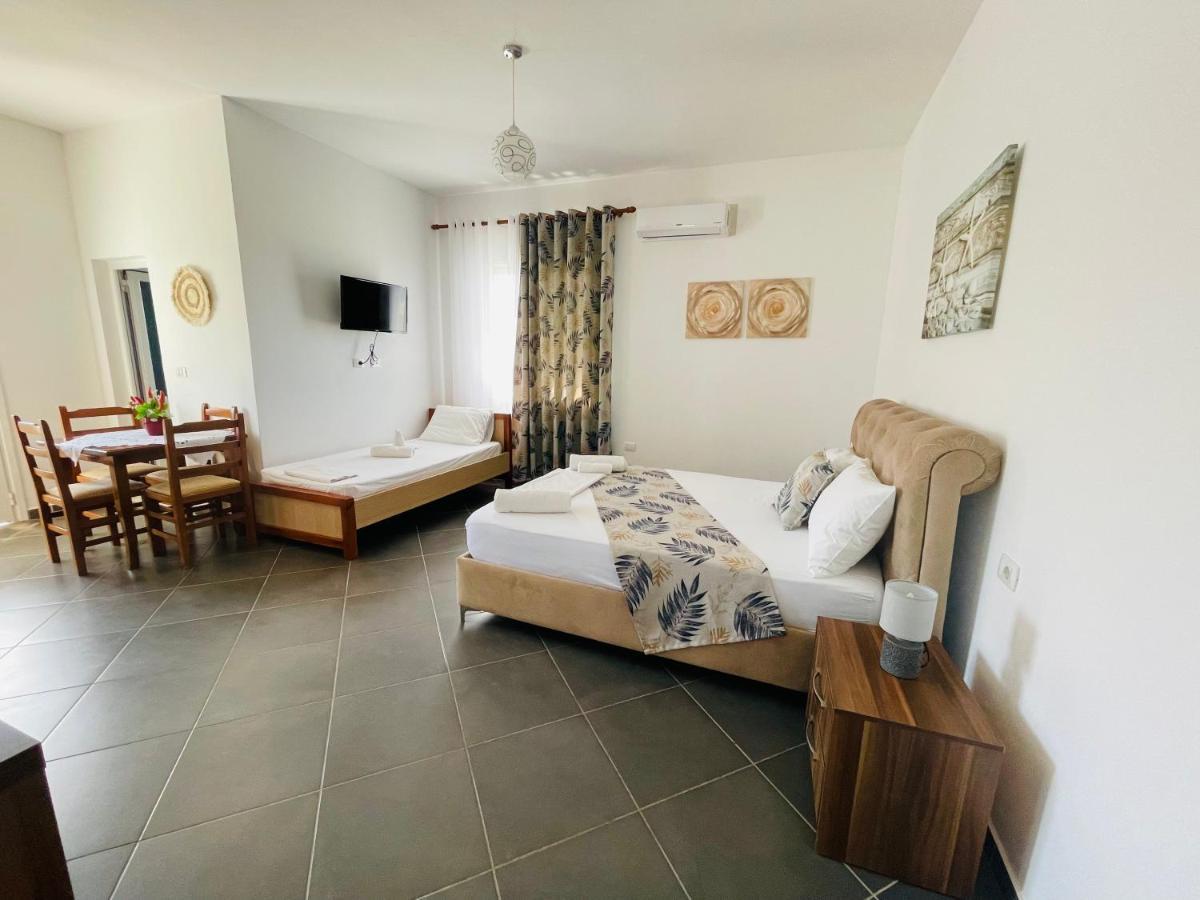 Kred Hotel Orikum Bagian luar foto