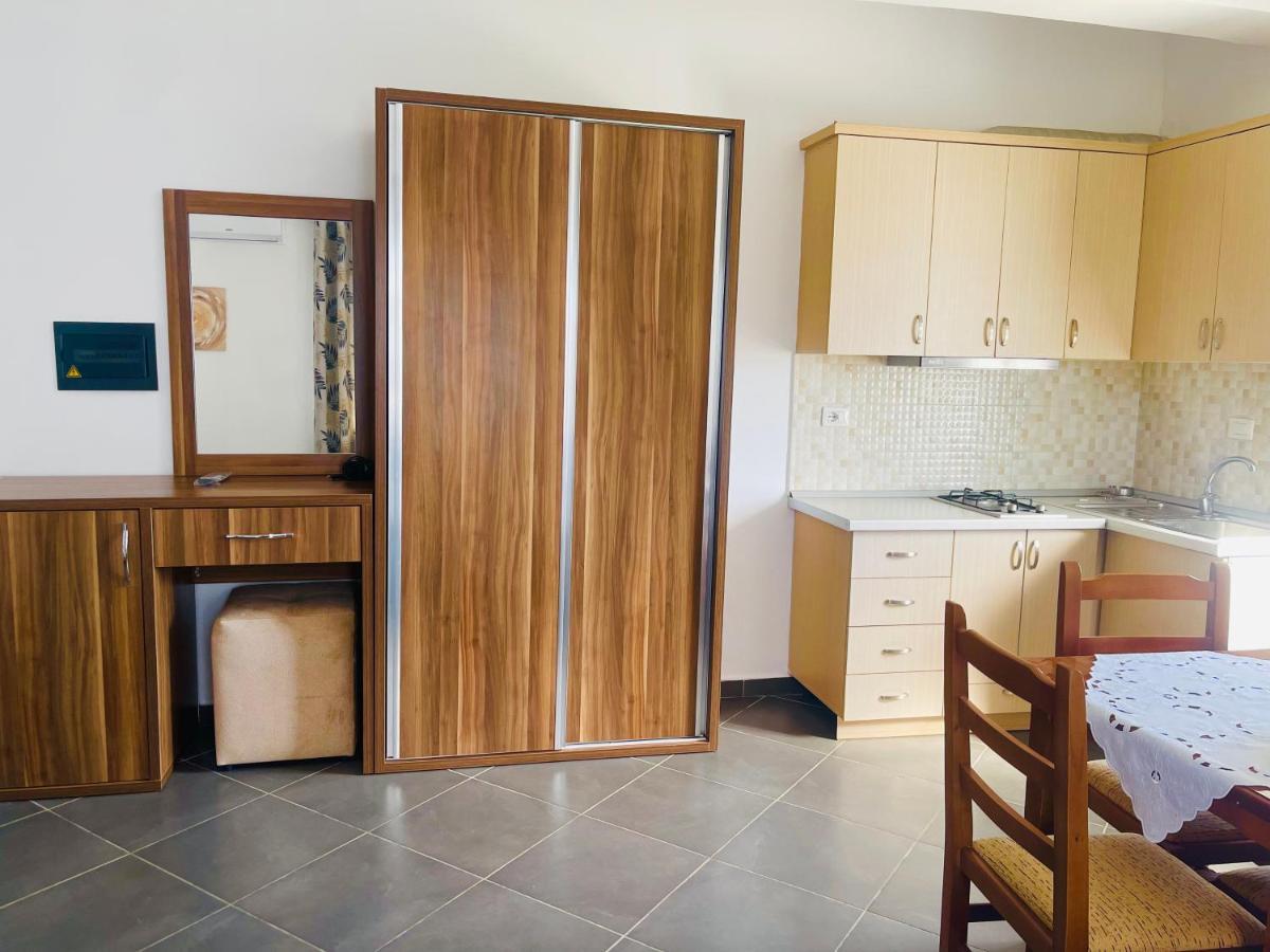 Kred Hotel Orikum Bagian luar foto