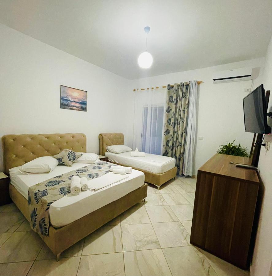 Kred Hotel Orikum Bagian luar foto