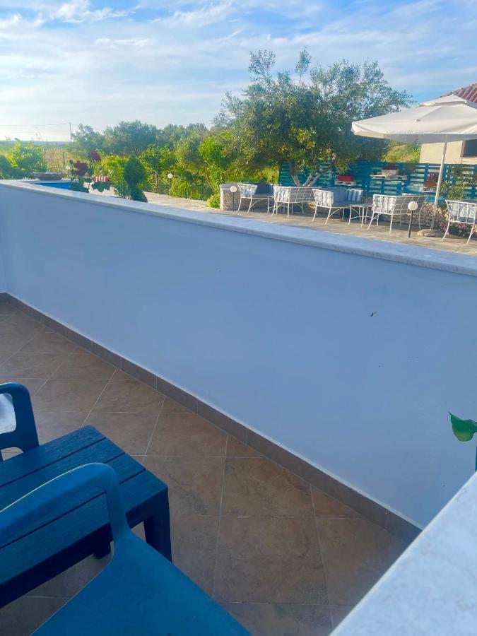Kred Hotel Orikum Bagian luar foto
