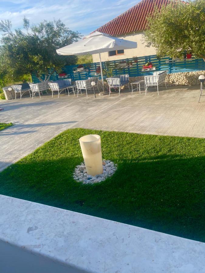 Kred Hotel Orikum Bagian luar foto