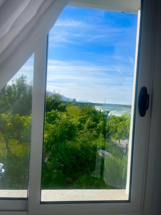 Kred Hotel Orikum Bagian luar foto