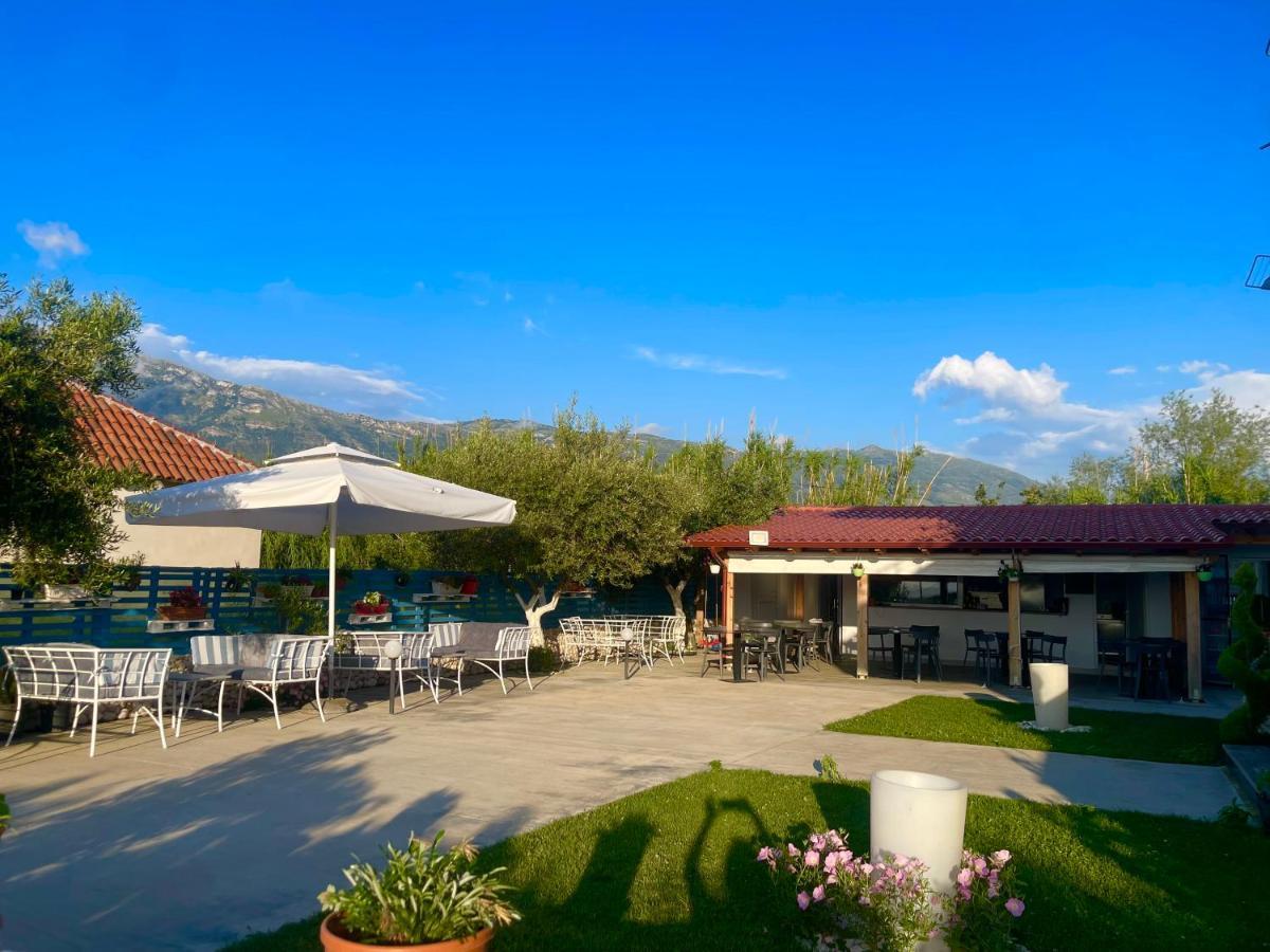 Kred Hotel Orikum Bagian luar foto