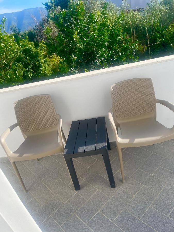 Kred Hotel Orikum Bagian luar foto