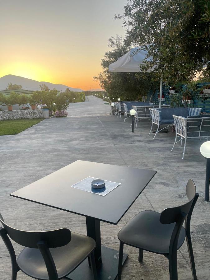 Kred Hotel Orikum Bagian luar foto