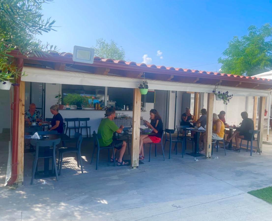 Kred Hotel Orikum Bagian luar foto