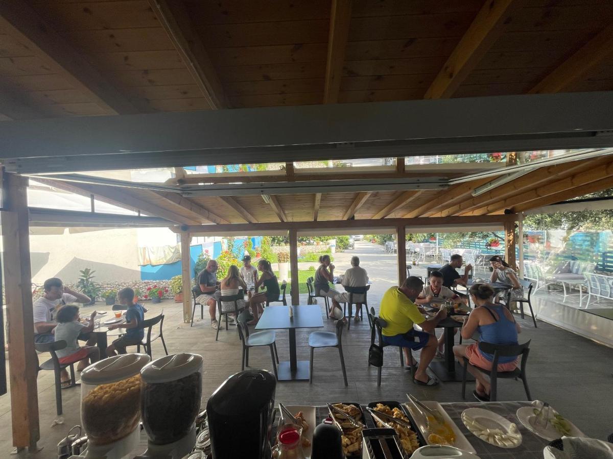 Kred Hotel Orikum Bagian luar foto